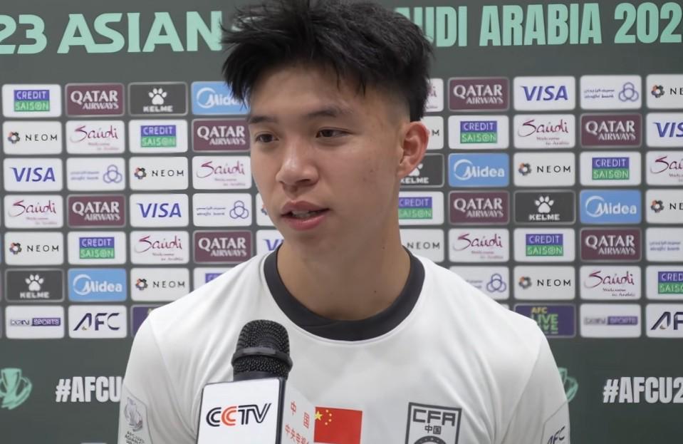 v体育-王钰栋：在队里不分主力和替补，期待把冠军捧回中国