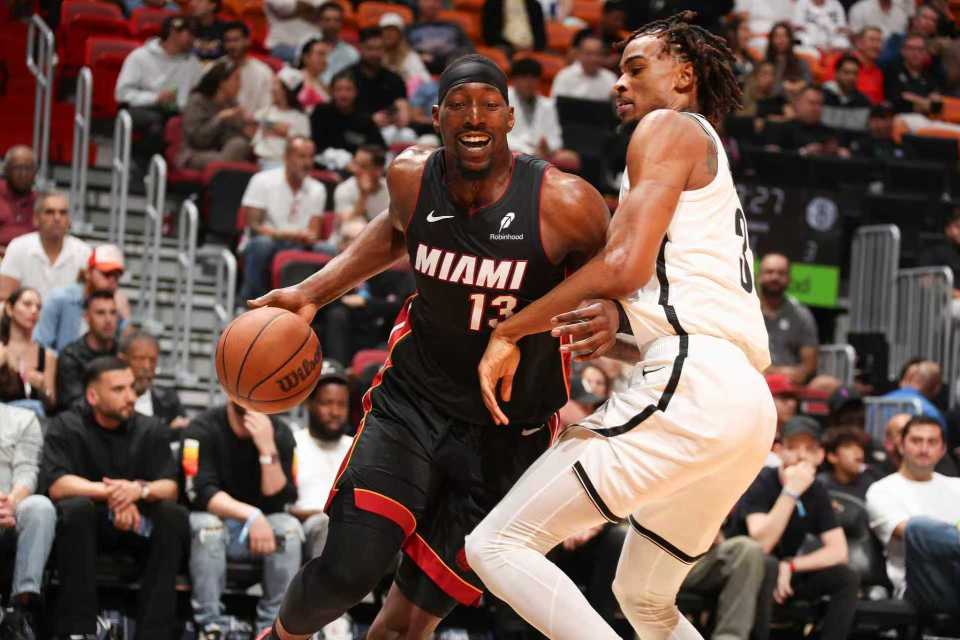 v体育-热火3人20+大胜送篮网9连败 阿德巴约23+9+6希罗22分